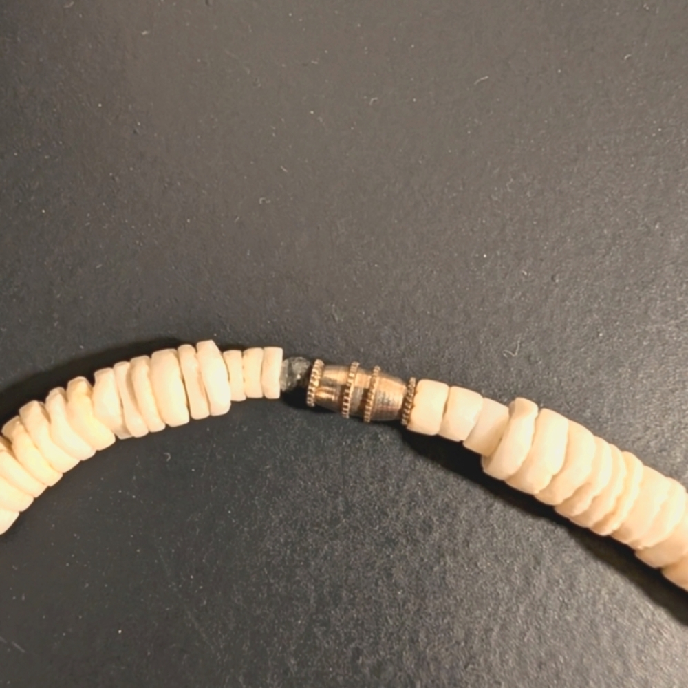 Vintage Y2K Puka Shell Surfer Necklace Brown & Ivory - Picture 3 of 4